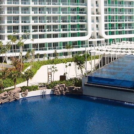 Azure C5 Man-Made Beach Balcony Multiple Units Manila Exteriör bild