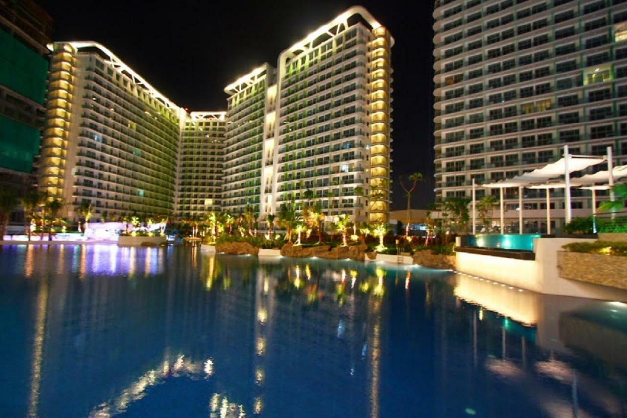 Azure C5 Man-Made Beach Balcony Multiple Units Manila Exteriör bild