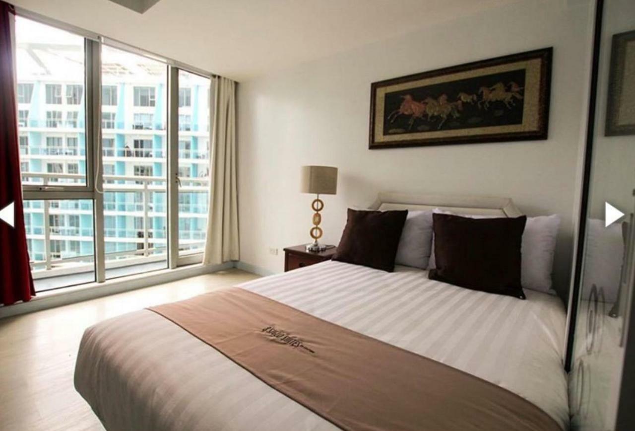 Azure C5 Man-Made Beach Balcony Multiple Units Manila Exteriör bild